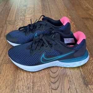Women’s Nike Renew
